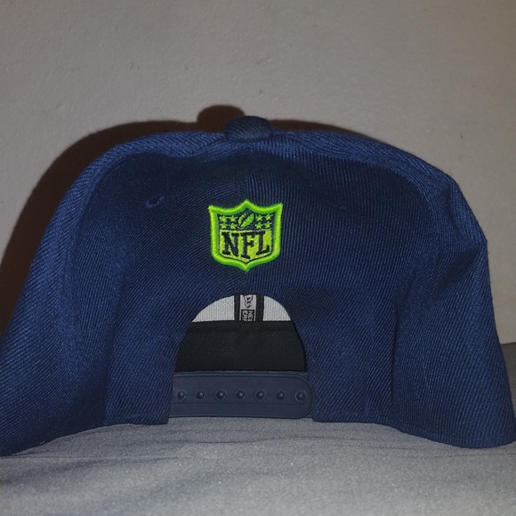Seattle Seahawks New Era snapback hat, under bill w/American flag - Picture 2 of 3